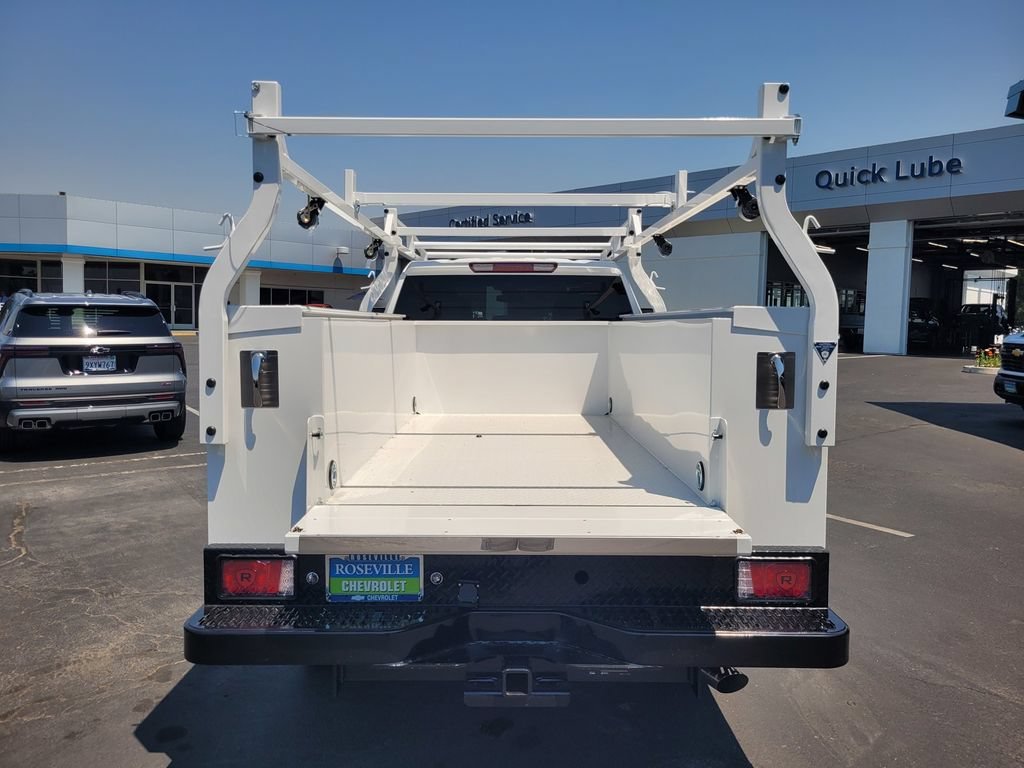 New 2026 Summit White Chevrolet WT image 7