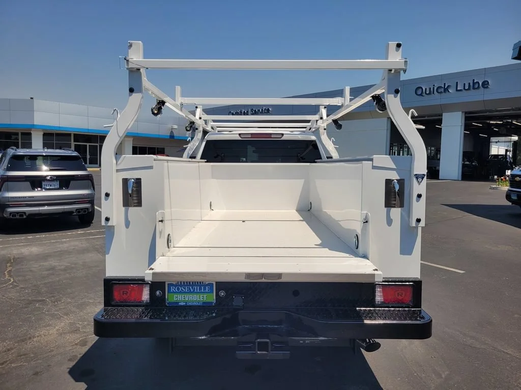 New 2026 Summit White Chevrolet WT image 7