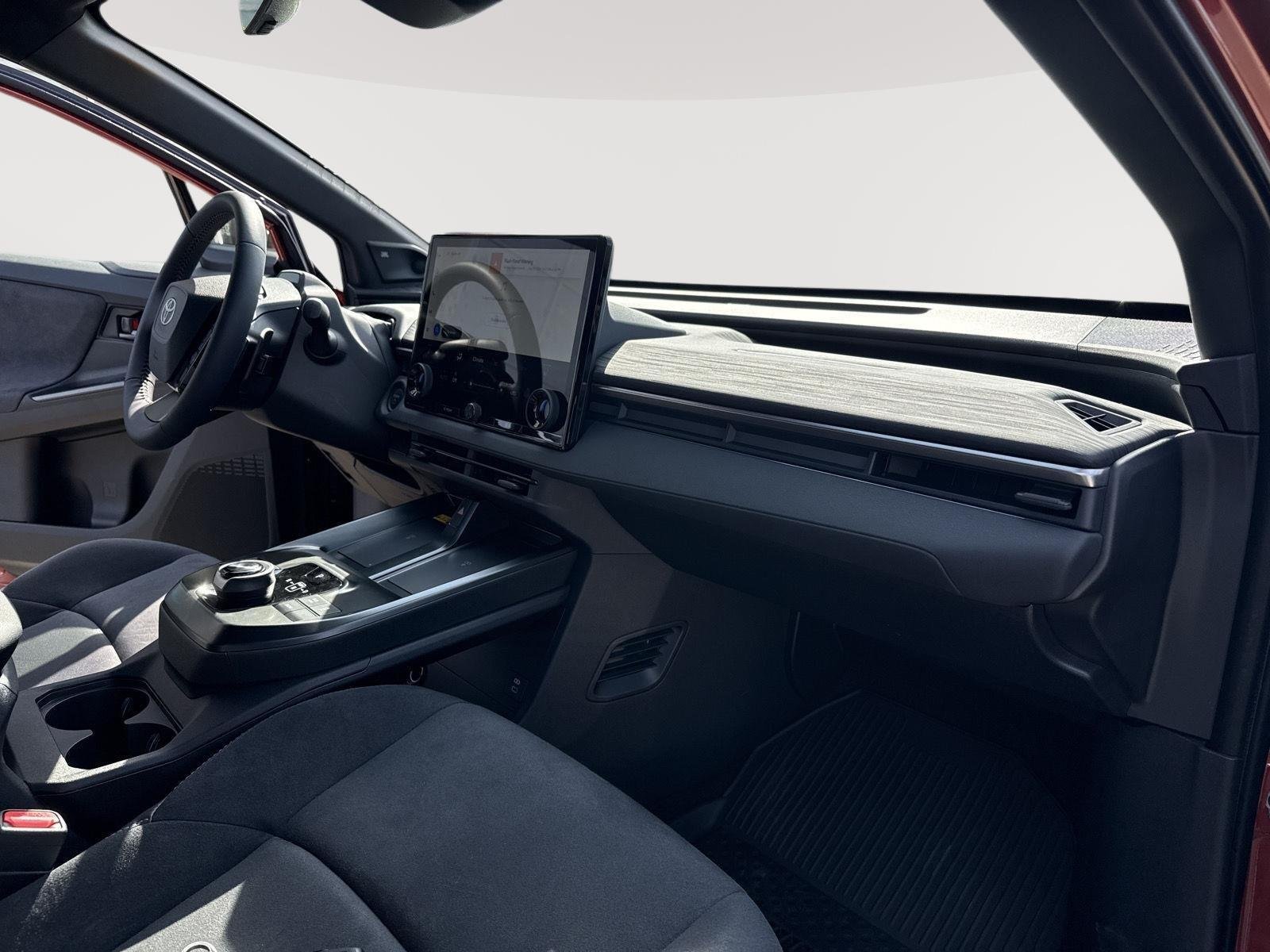 2026 Toyota C-HR XSE - Photo 22