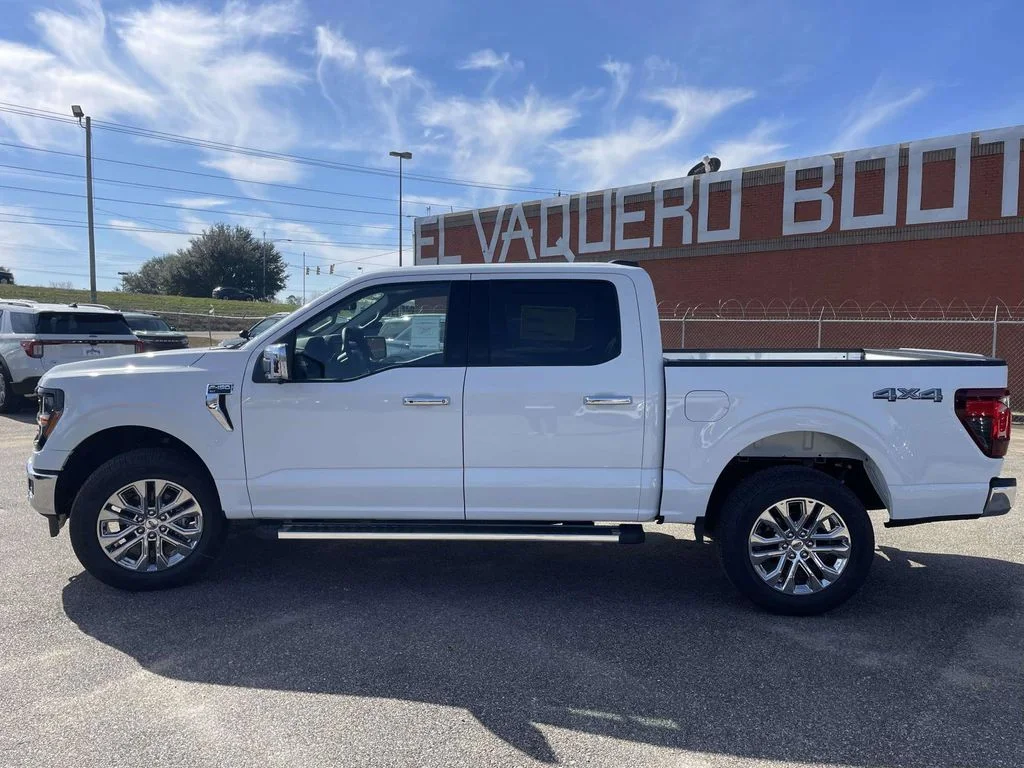 New 2026 Oxford White Ford XLT image 6