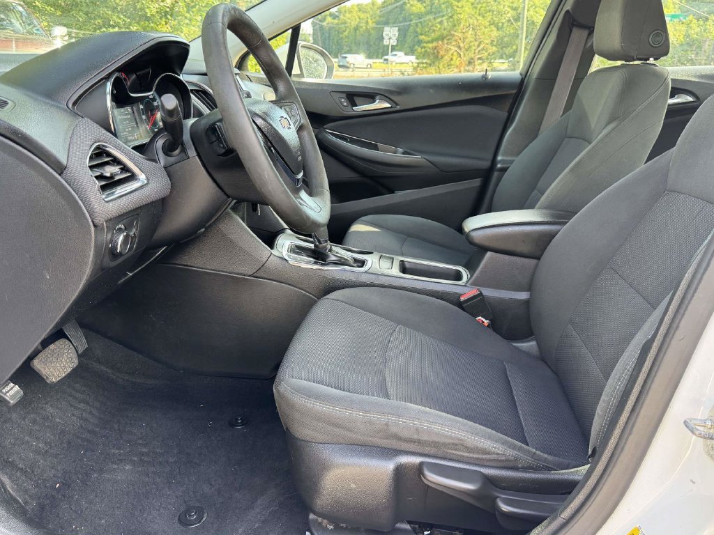 Used 2017 White Chevrolet LT image 20