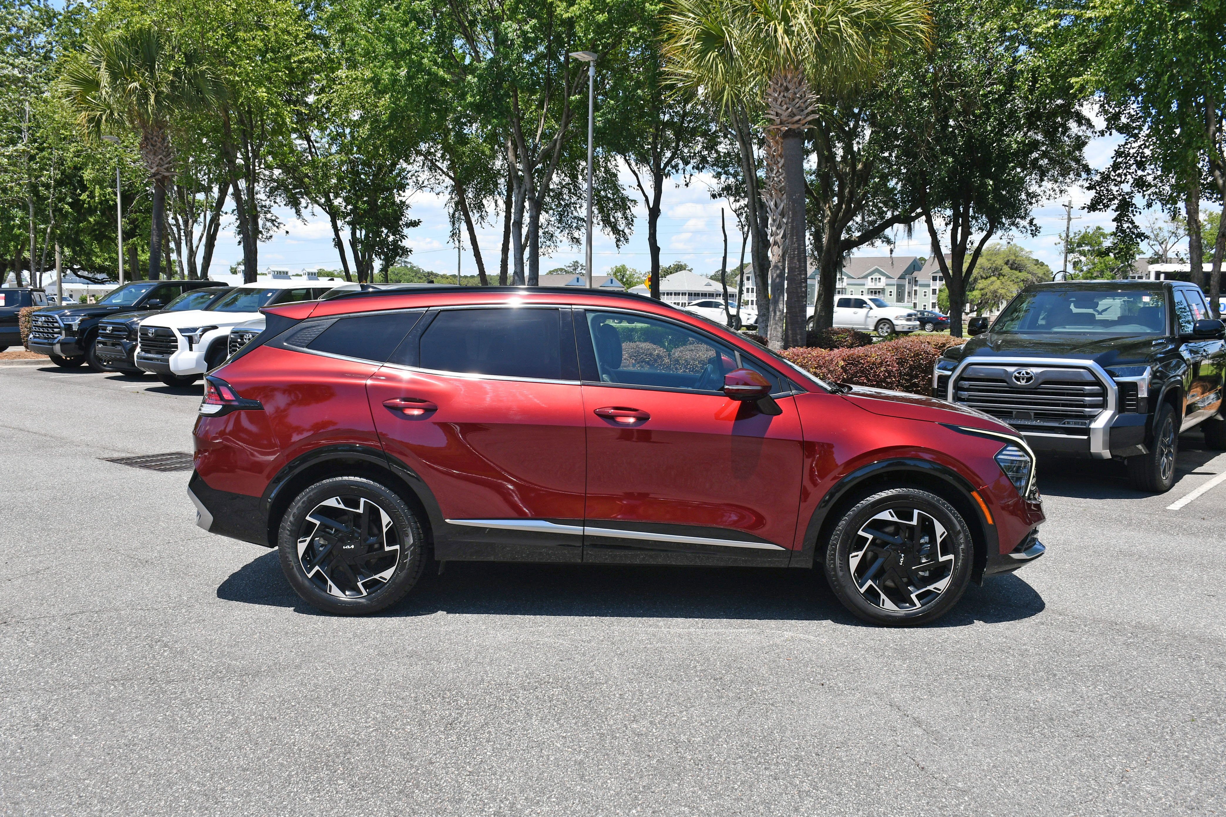Used 2023 Red Kia SX-Prestige image 5