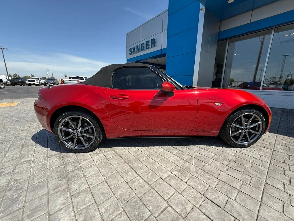 Used 2016 Red Mazda Grand Touring image 14