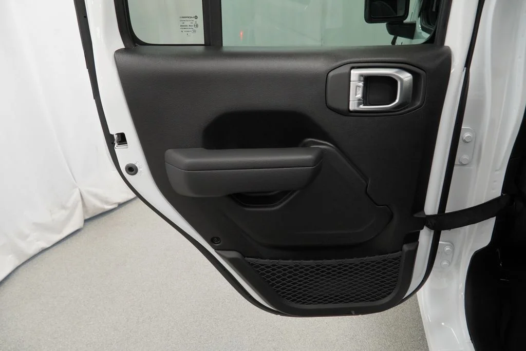 New 2027 Bright White Clear-Coat Paint Jeep Sport S image 30