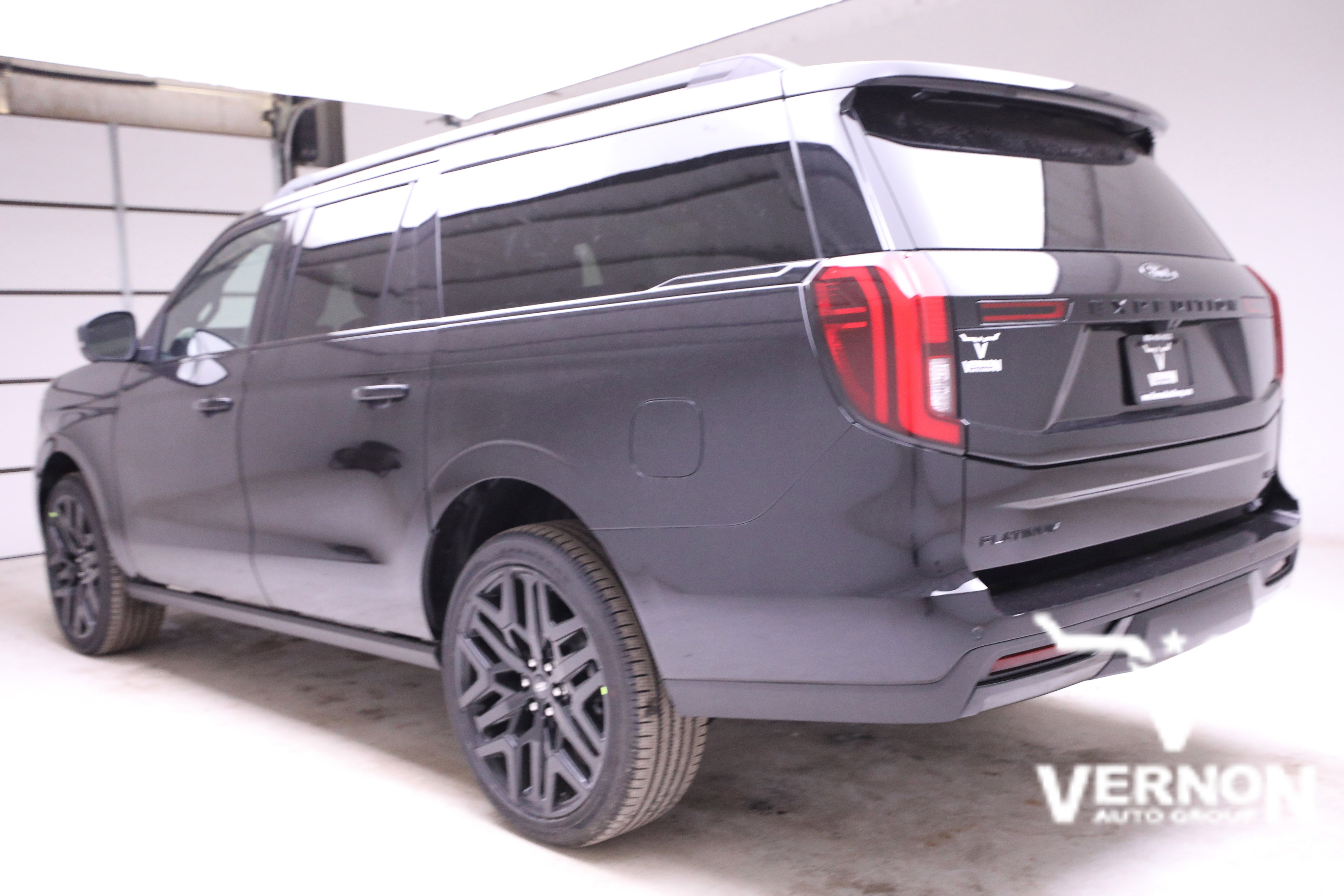 プテラノドン New 2026 Ford Expedition Max Platinum 4×4 #DTEA12046 | Vernon Auto