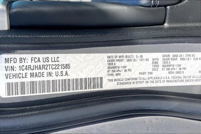 New 2026 Baltic Gray Metallic Clear-Coat Exterior Paint Jeep Altitude image 13