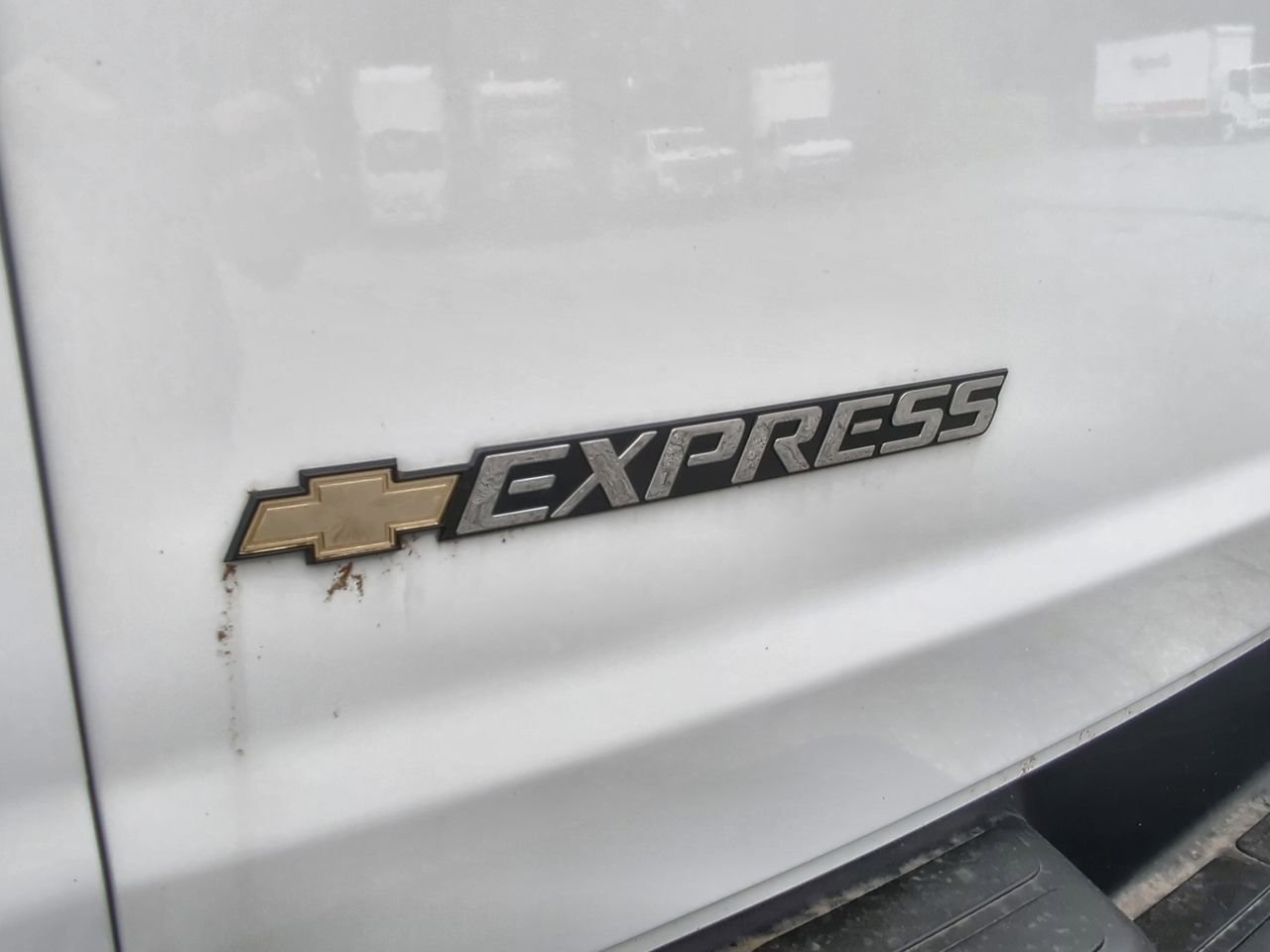 2025 Chevrolet Express Cargo Work Van - Photo 28