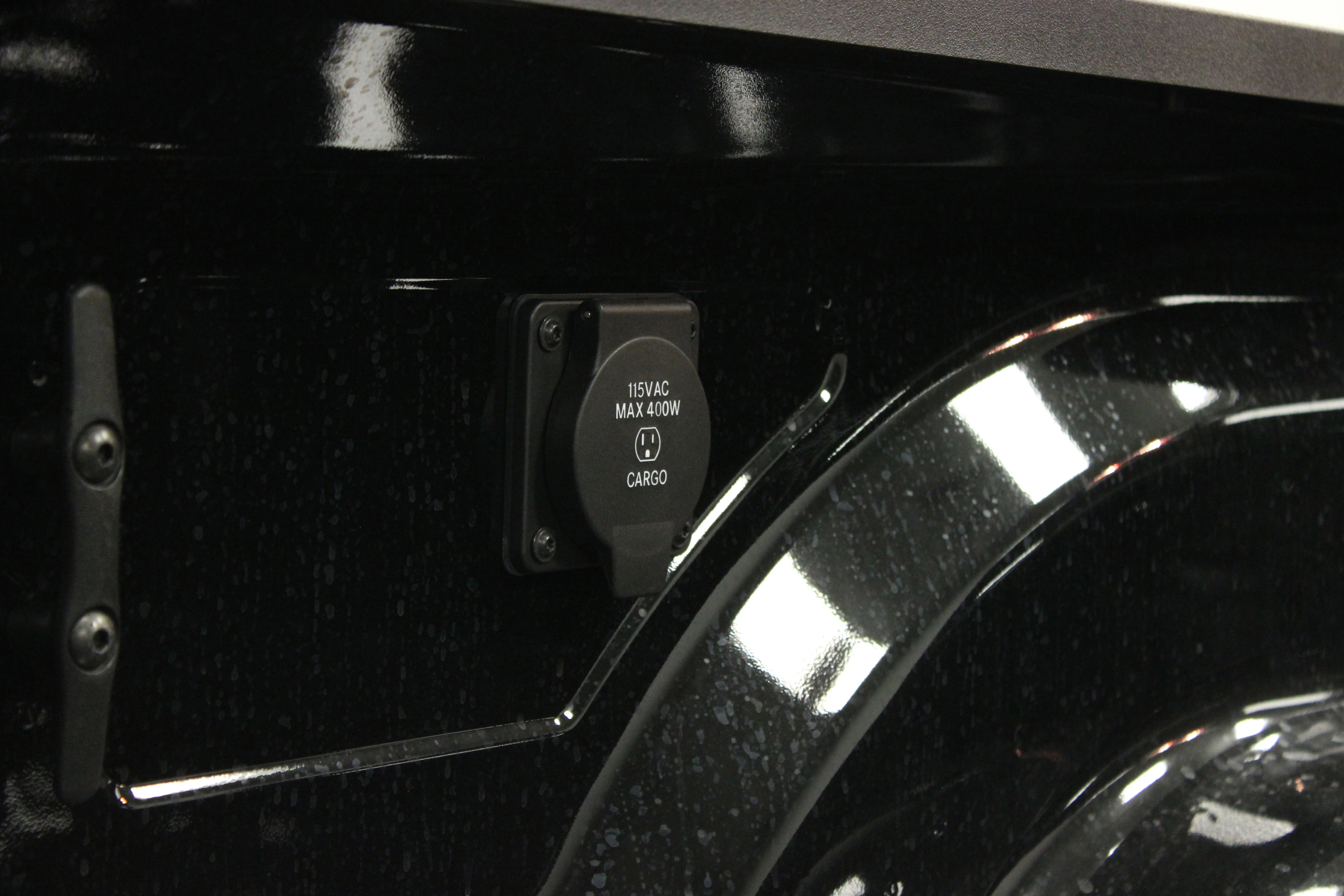 New 2026 Diamond Black Crystal Pearl-Coat Exterior Paint RAM Warlock image 17