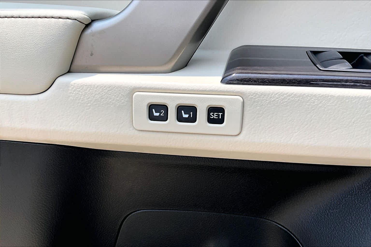Used 2021 Starfire Pearl Lexus Premium image 33