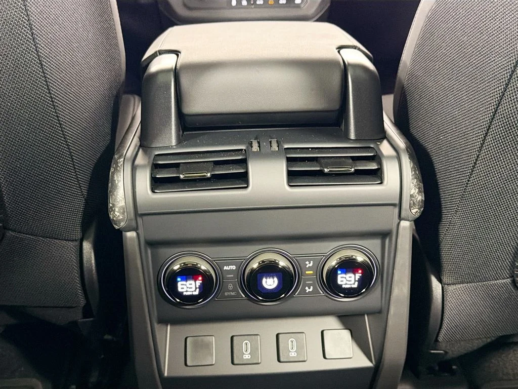 New 2026 Narvik Black Land Rover OCTA Black image 27