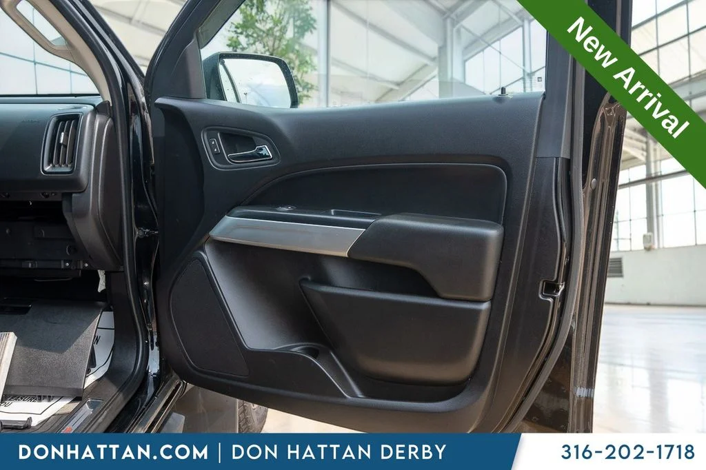 Used 2019 Black Chevrolet ZR2 image 19
