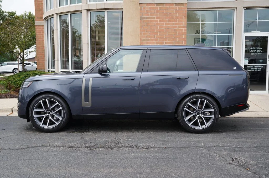 New 2026 Varesine Blue Land Rover SE image 2