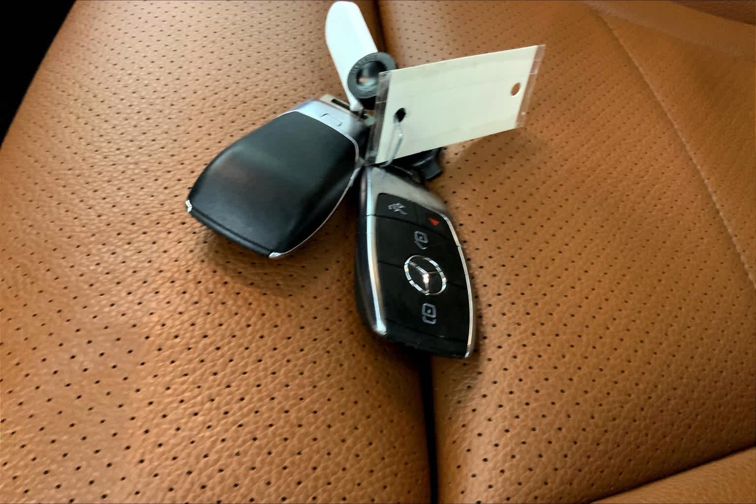 Used 2021 Polar White Mercedes-Benz GLC 300 image 14