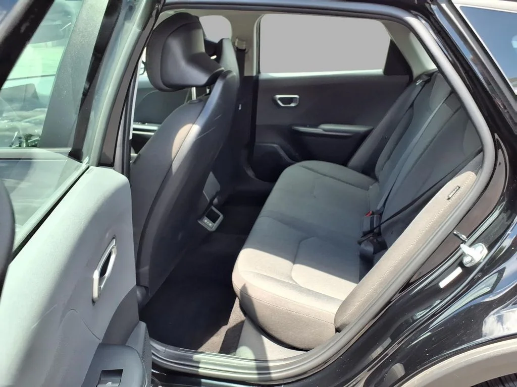 2025 Kia K4 LXS - Photo 26