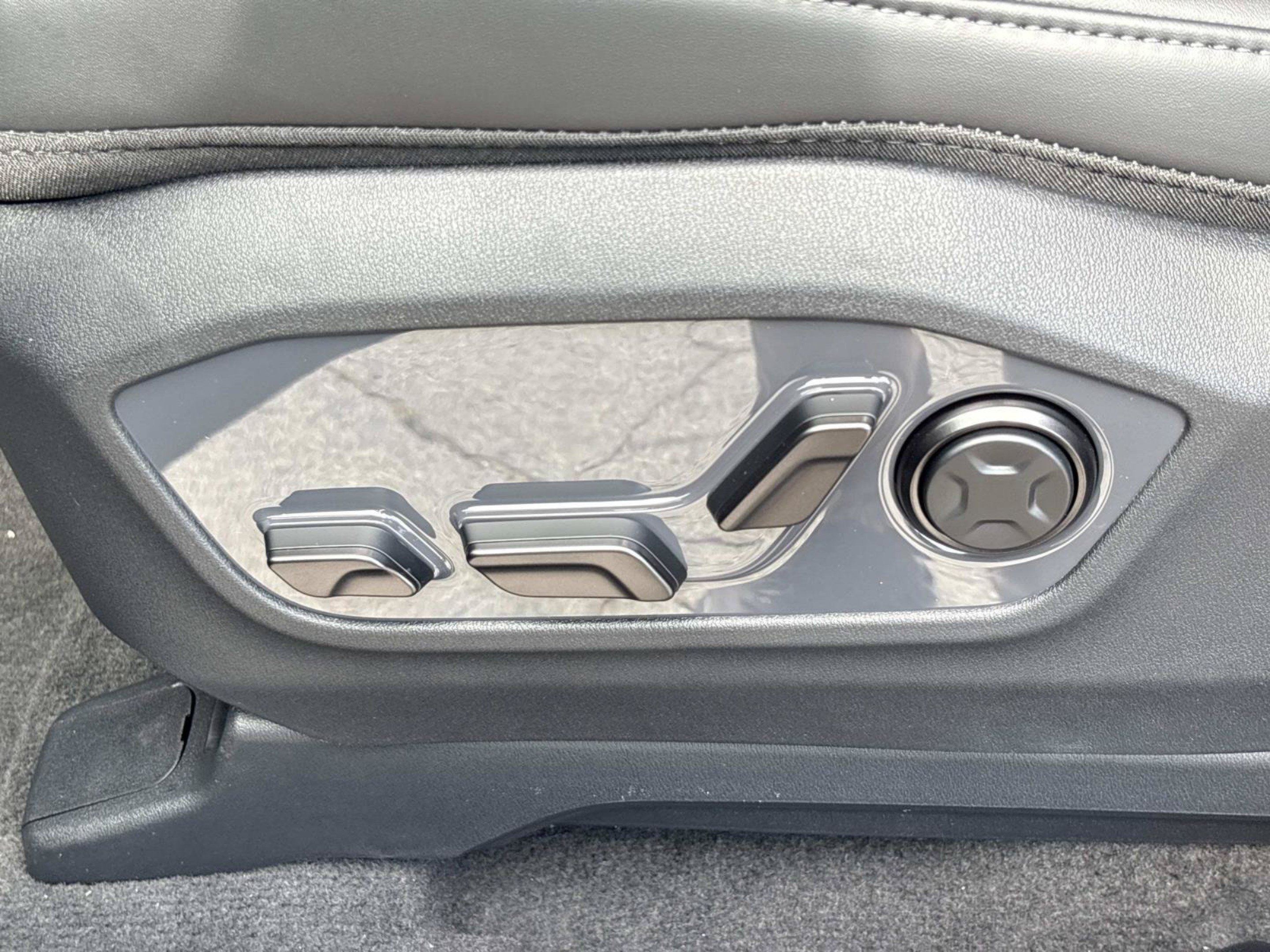 New 2027 Wolf Gray Kia X-Line SX image 21