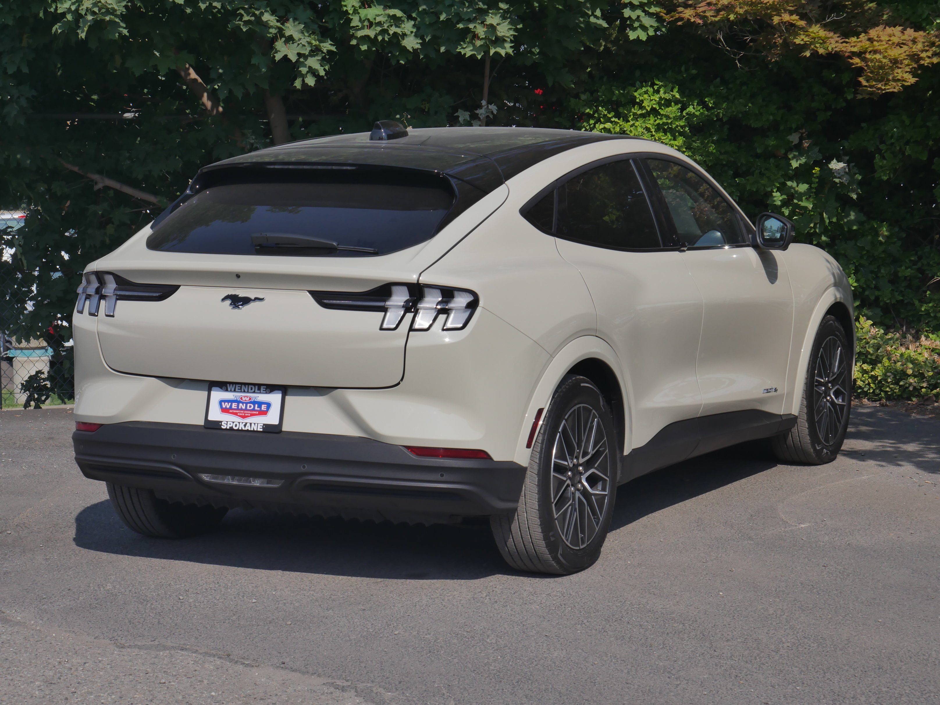 Used 2025 Desert Sand Ford Premium image 27