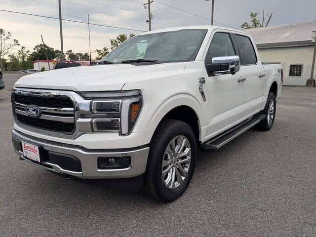 New 2026 Star White Metallic Tri-Coat Ford Lariat® image 8