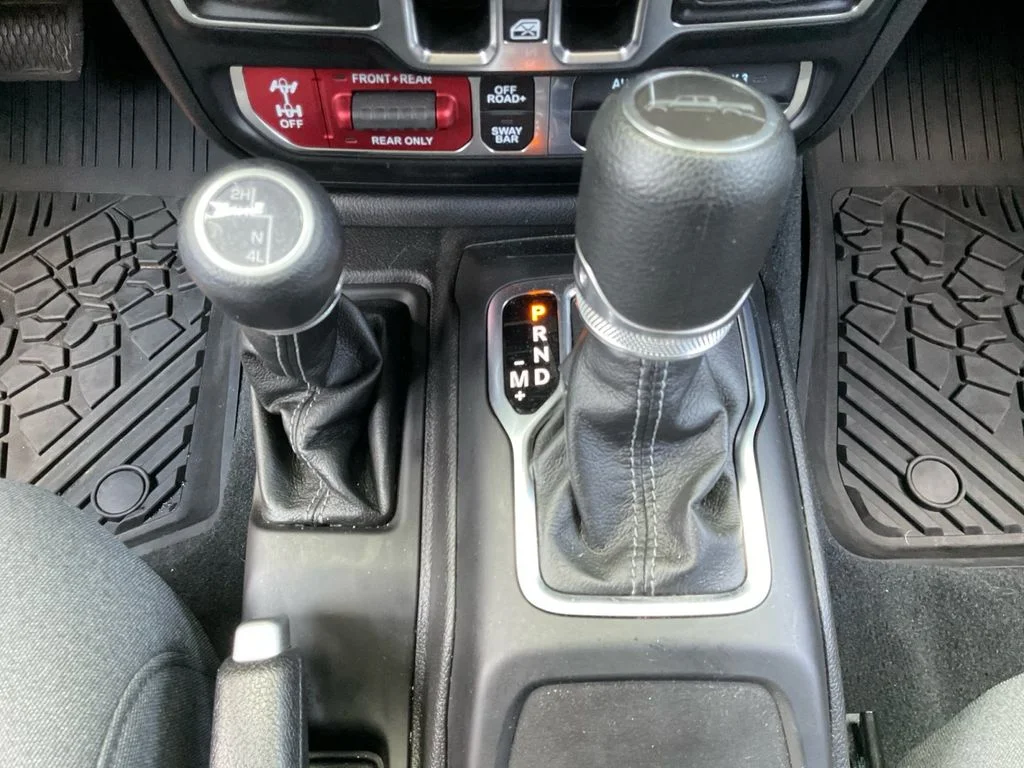 Used 2024 White Jeep Rubicon image 35