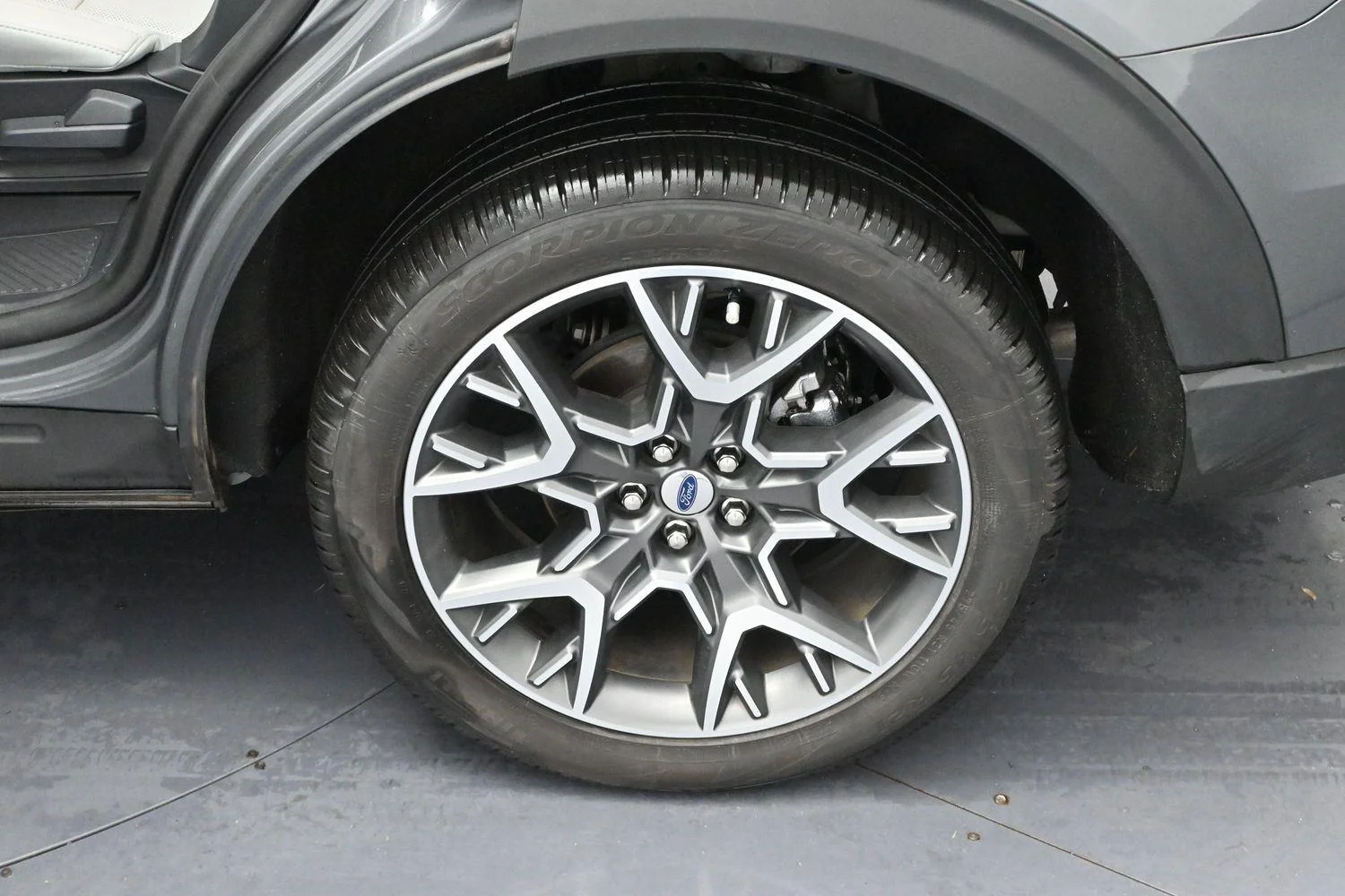 Used 2025 Carbonized Gray Ford Platinum image 33