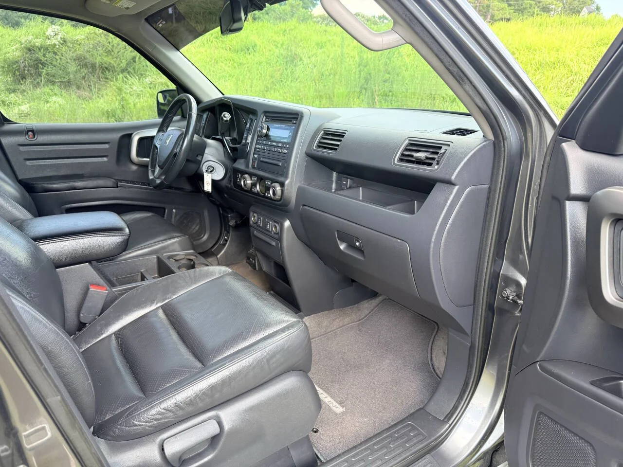 Used 2013 Gray Honda RTL 4x4 4dr Crew Cab image 17