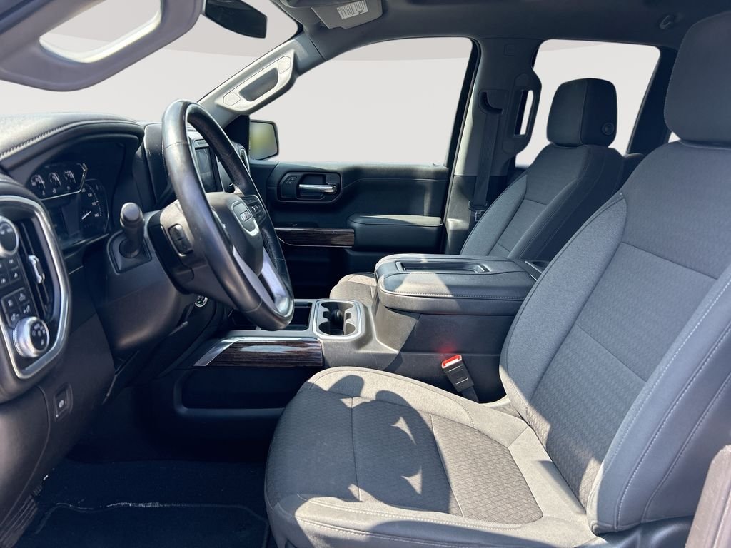 Used 2022 White GMC Elevation image 18