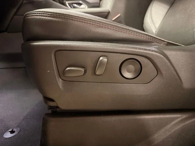 2023 Chevrolet Suburban RST - Photo 30