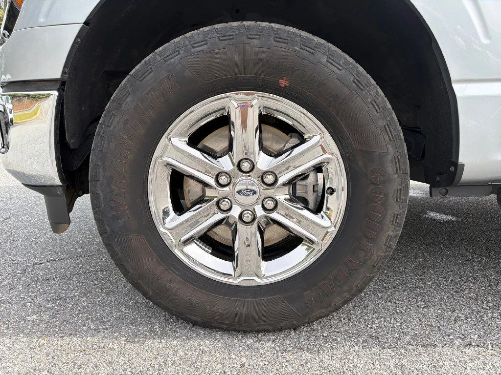 Used 2025 Silver Ford XLT image 11