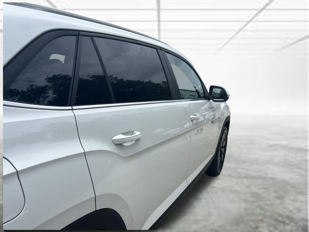 New 2026 White/off-white Volkswagen 2.0T SE w/Technology image 36