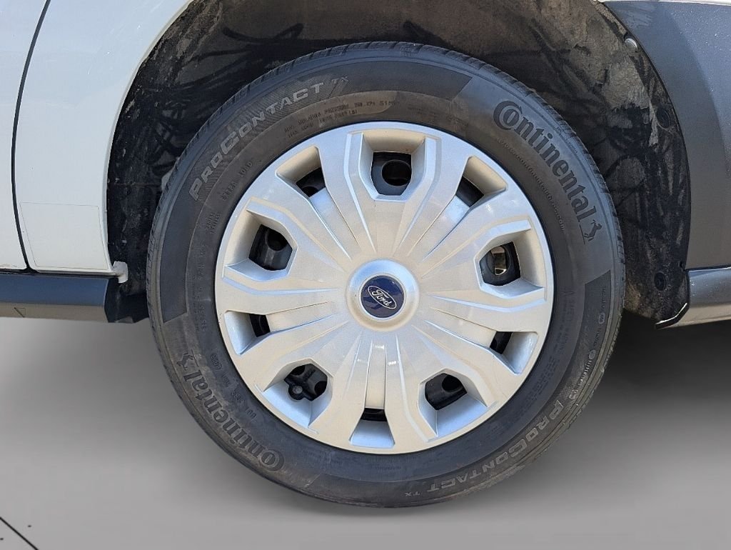 Used 2021 Frozen White Ford XL image 18