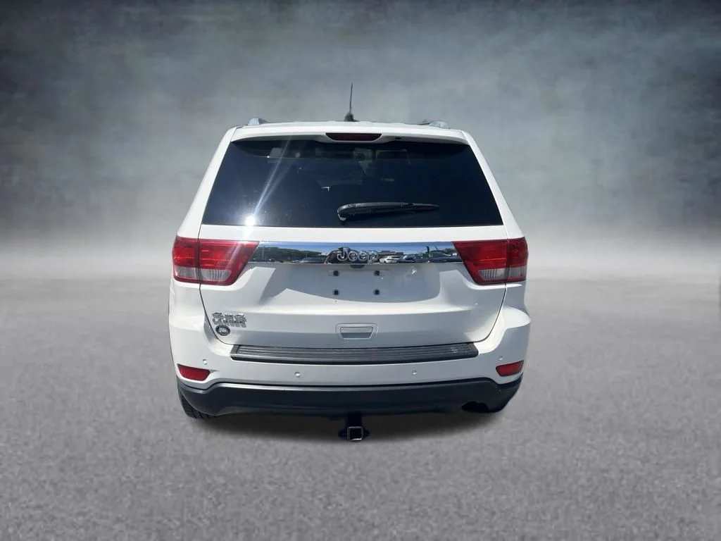 Used 2011 White Jeep Laredo image 4