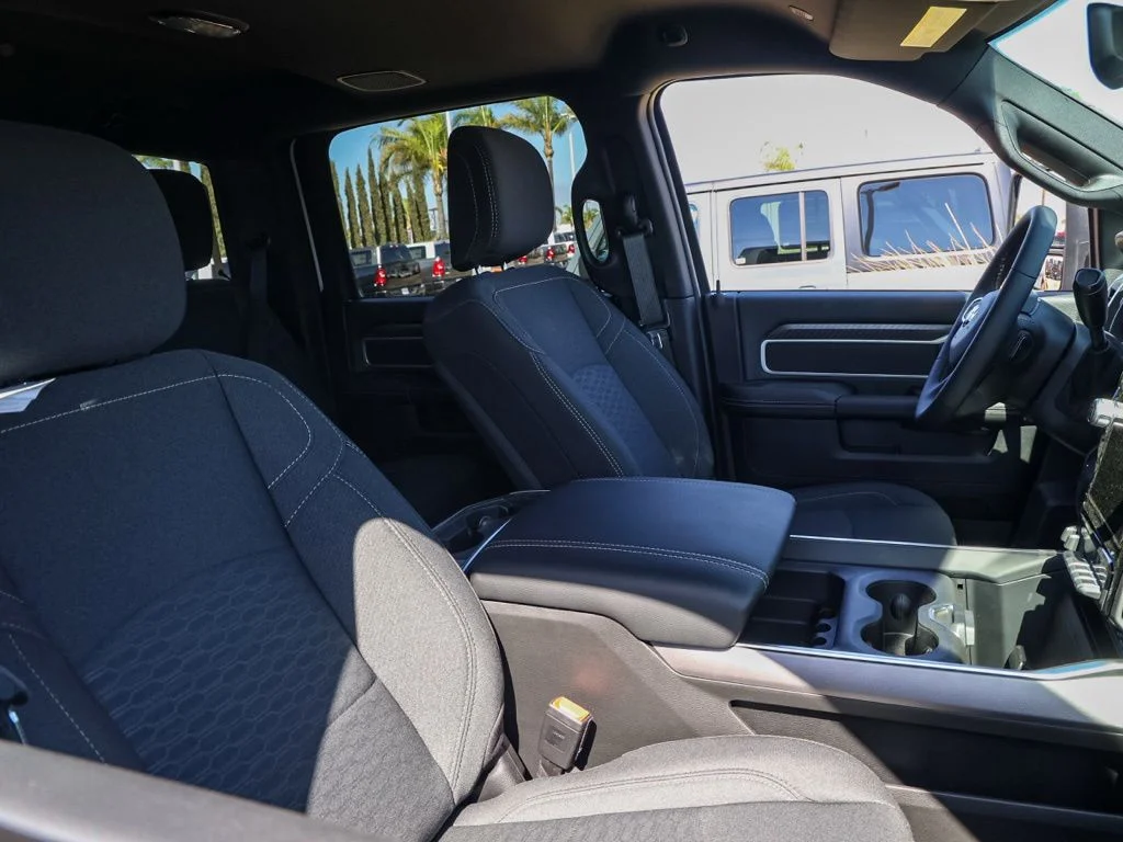 New 2026 Bright White Clear-Coat Exterior Paint RAM Big Horn Night Edition image 19