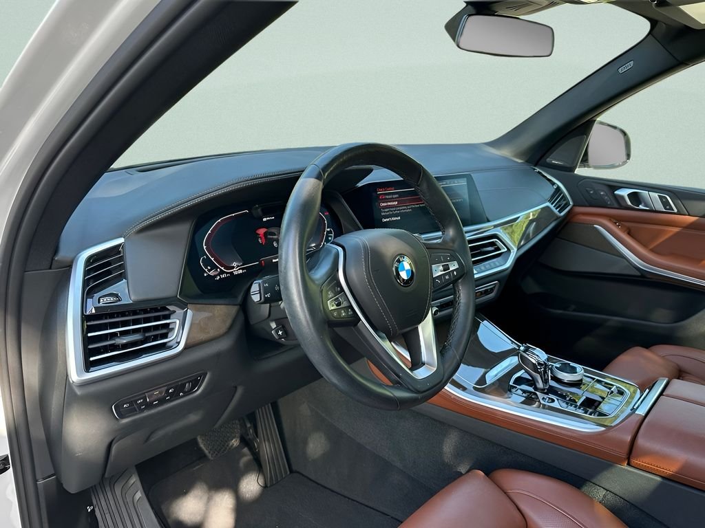 Used 2021 White BMW xDrive45e image 17