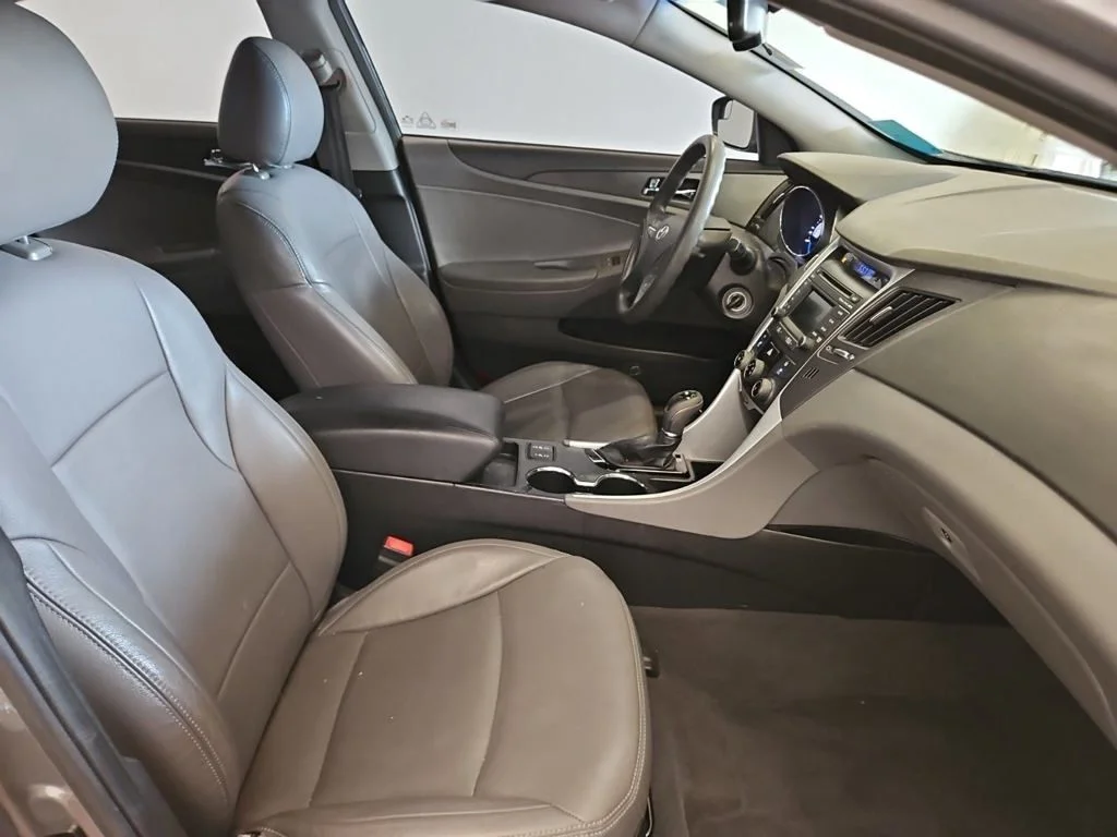 Used 2014 Hyundai Sonata GLS with VIN 5NPEB4AC6EH886271 for sale in Marion, IA