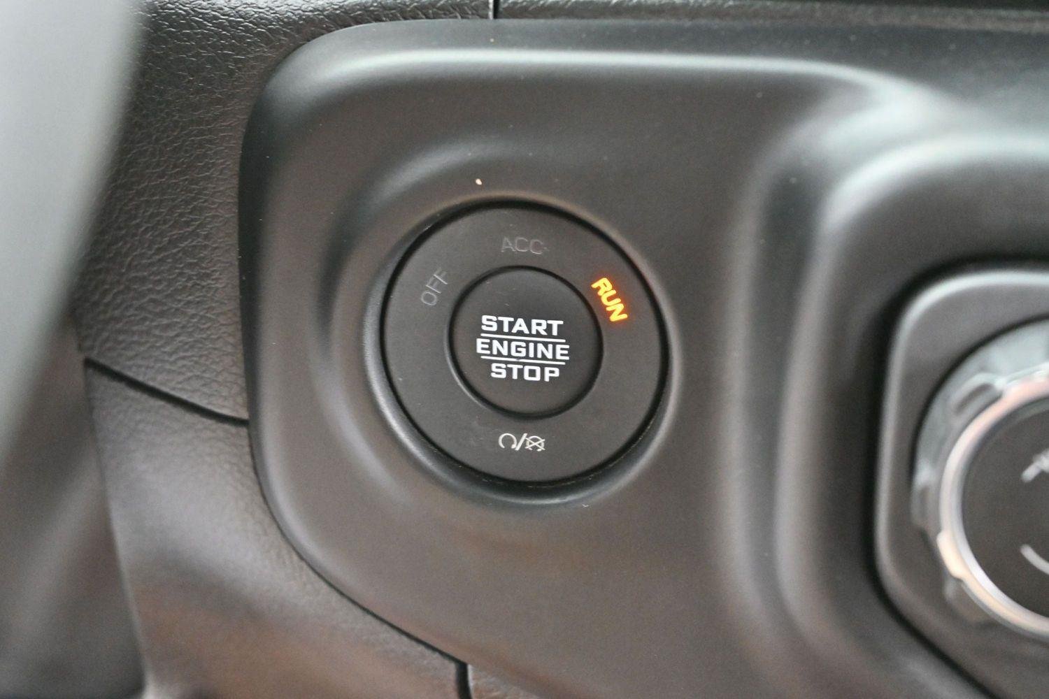 Used 2023 White Jeep Sahara Altitude image 26