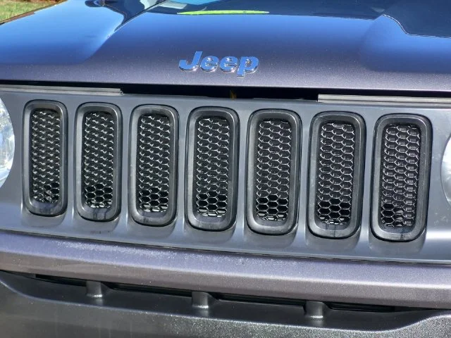 Used 2018 Gray Jeep Sport image 24