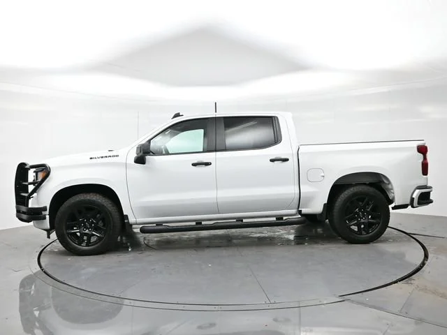 Used 2025 Summit White Chevrolet Custom image 4