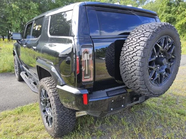 Used 2024 Void Black GMC 2X image 7