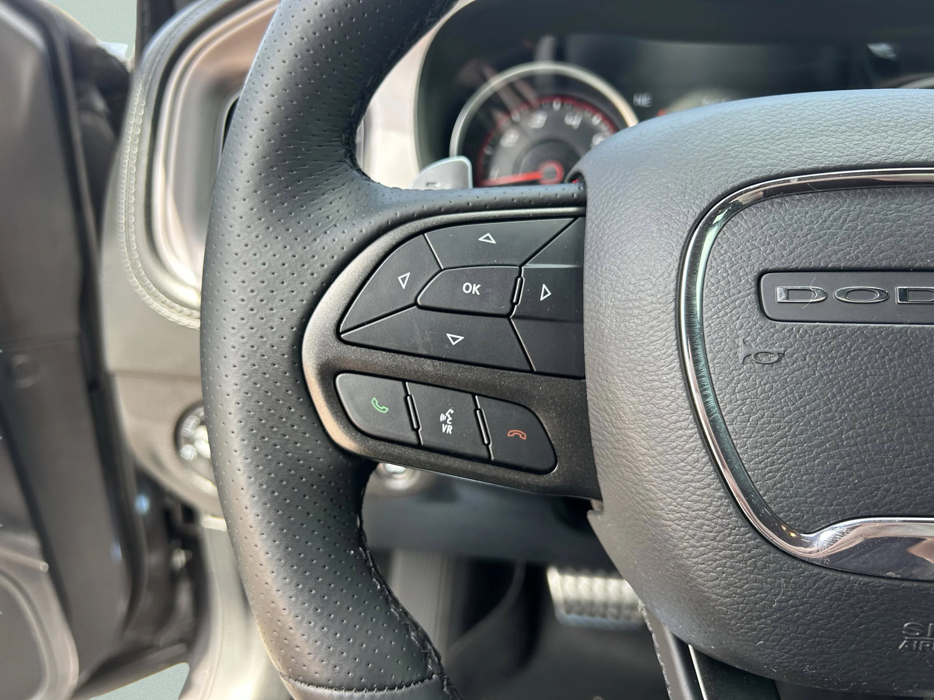 Used 2023 Granite Pearlcoat Dodge R/T image 28