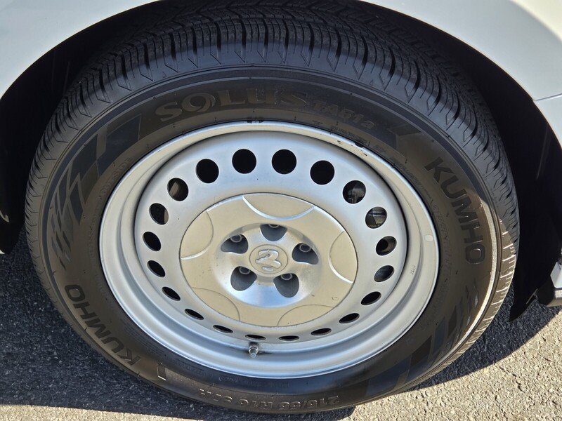 Used 2022 White Ram Base image 9