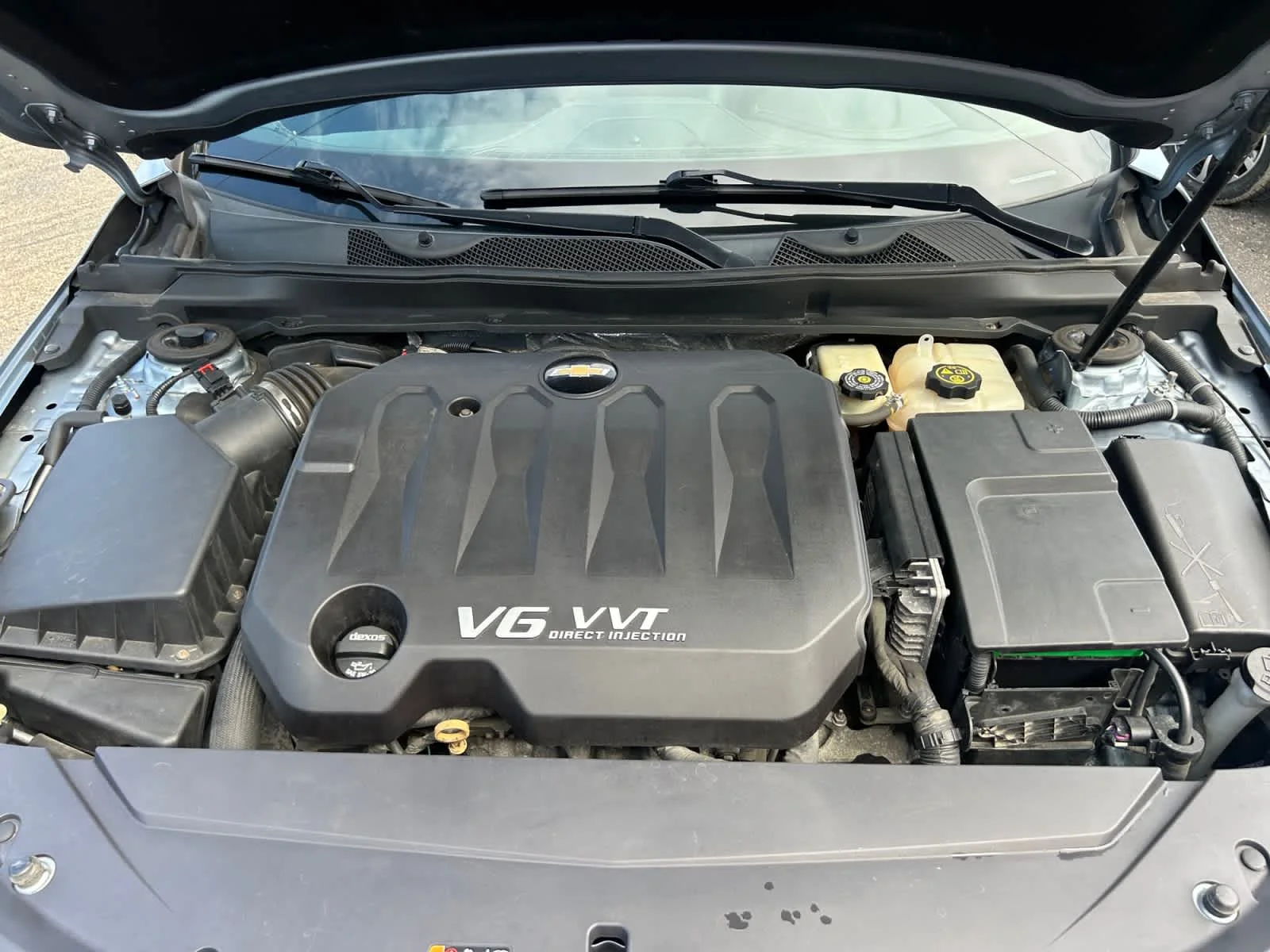 Used 2015 Silver Topaz Metallic Chevrolet LT image 23