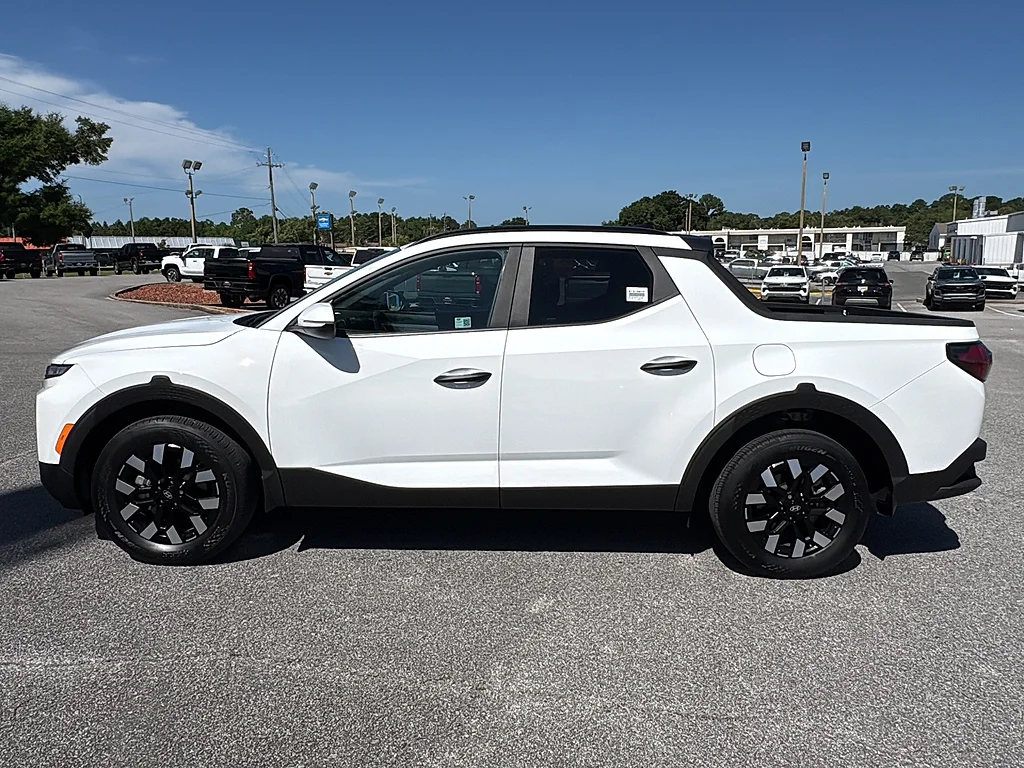 Used 2025 Atlas White Hyundai  image 3