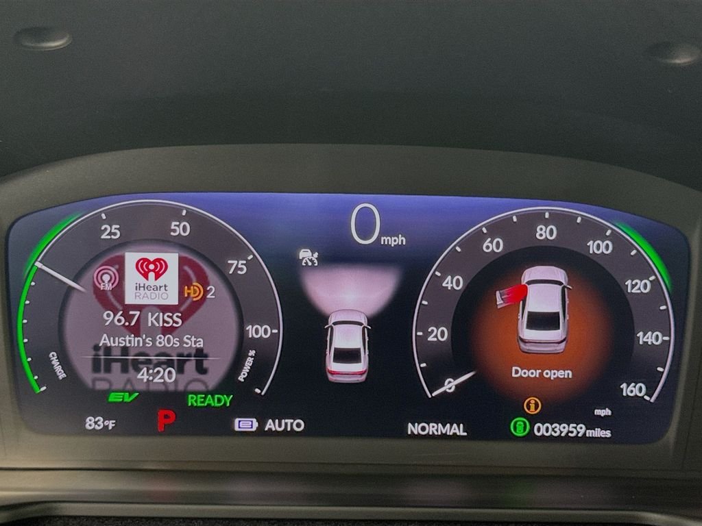 Certified Used 2025 Platinum Honda Touring image 14