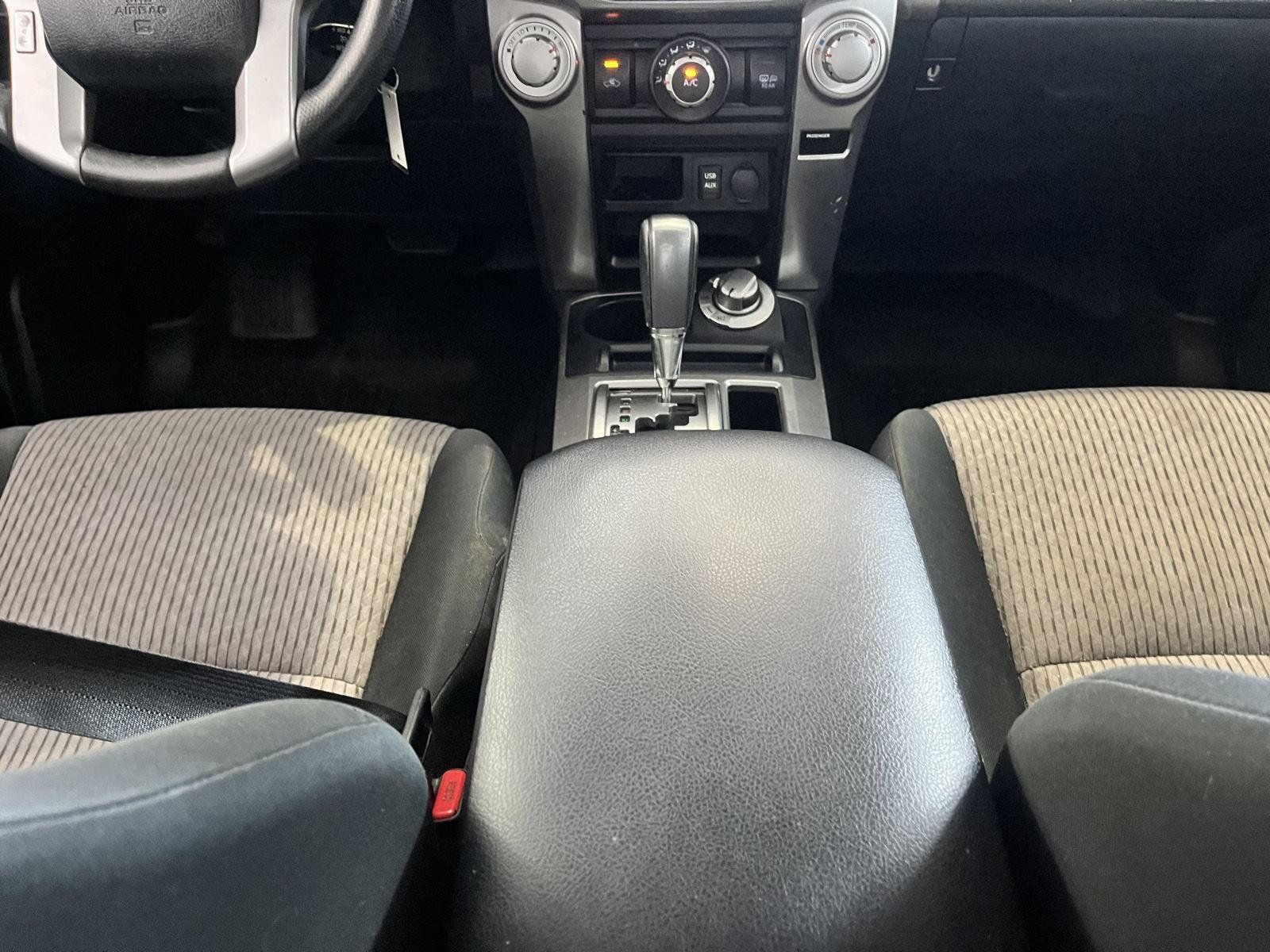 Used 2019 Super White Toyota SR5 image 21
