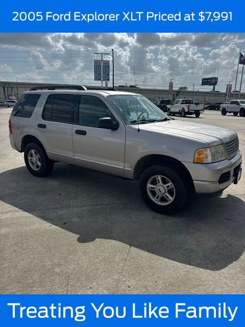 2005 Ford Explorer XLT 4.6's photo