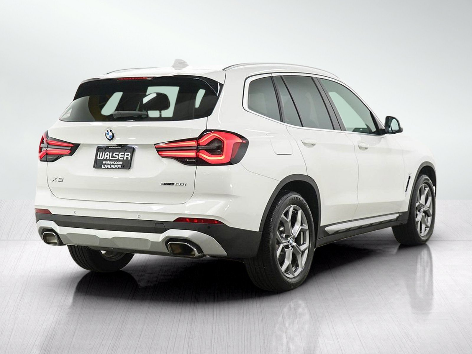 Used 2023 White BMW xDrive30i image 5