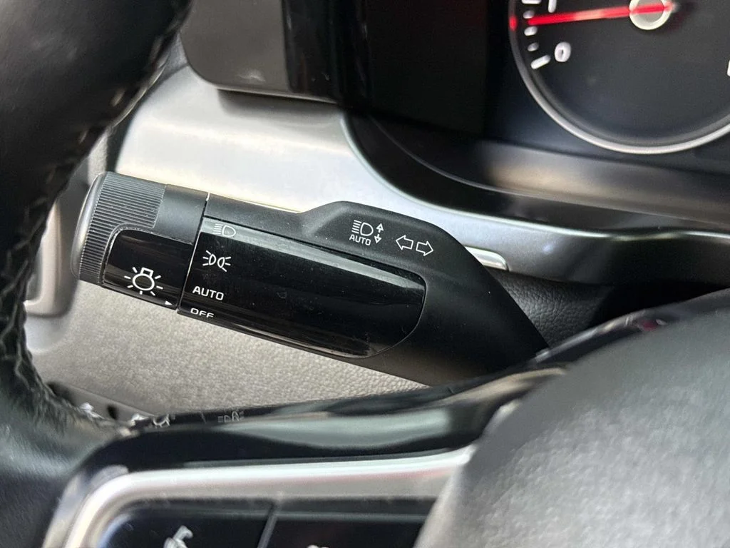 Used 2022 Blue Kia S image 41