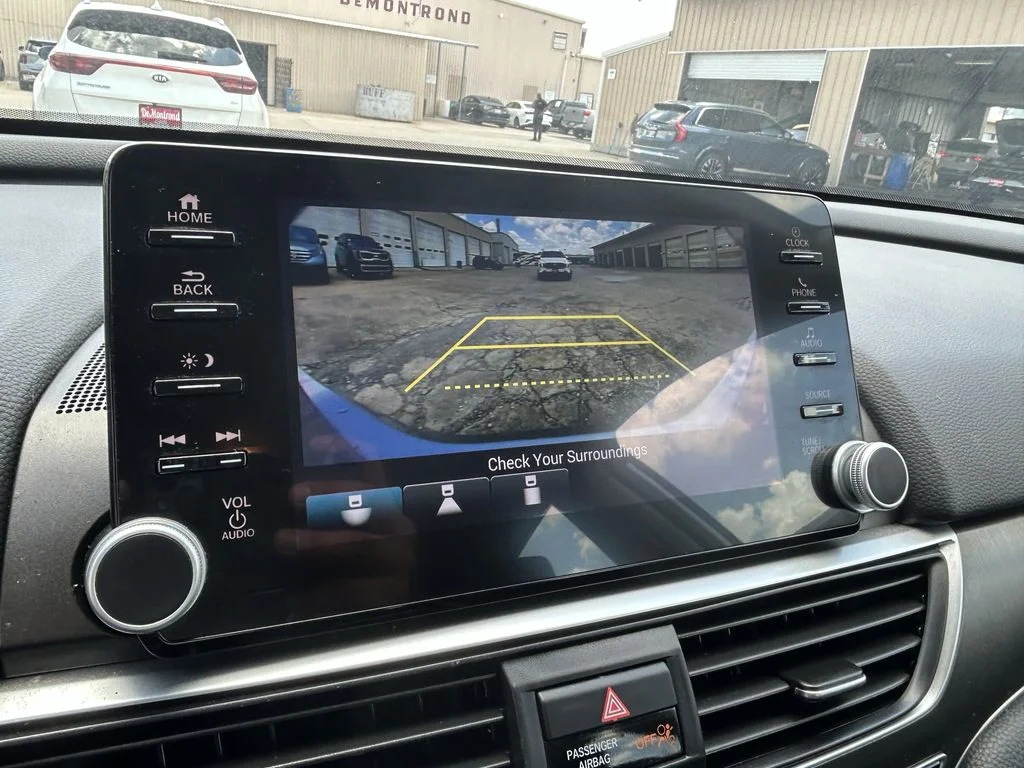 Used 2022 Silver Honda LX image 18