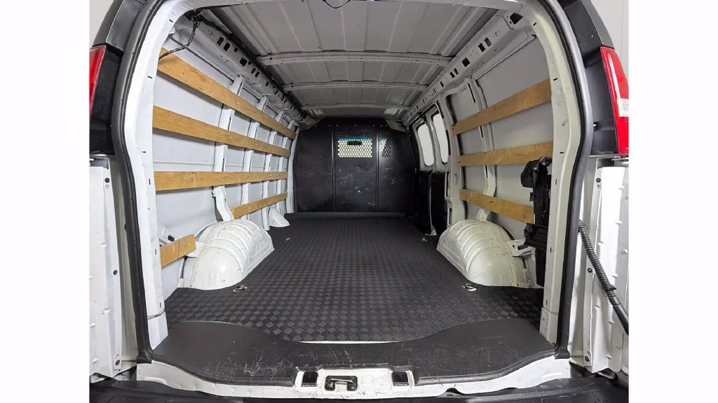 Used 2025 Summit White Chevrolet WT image 26