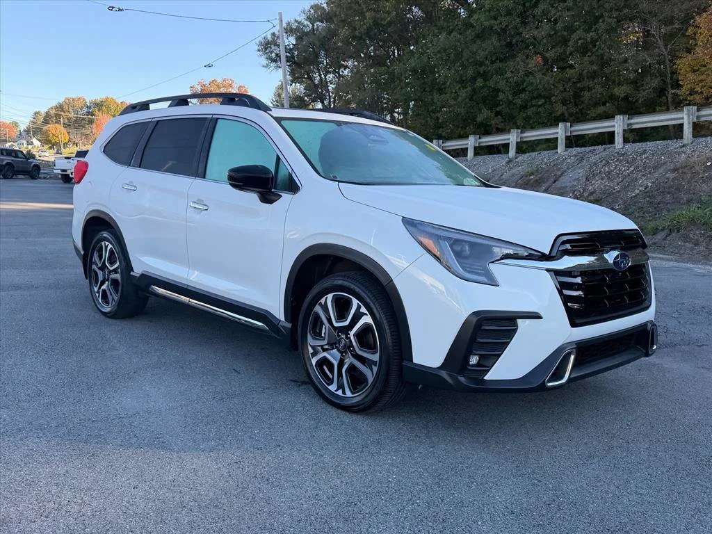 Used 2025 White Subaru Touring image 16