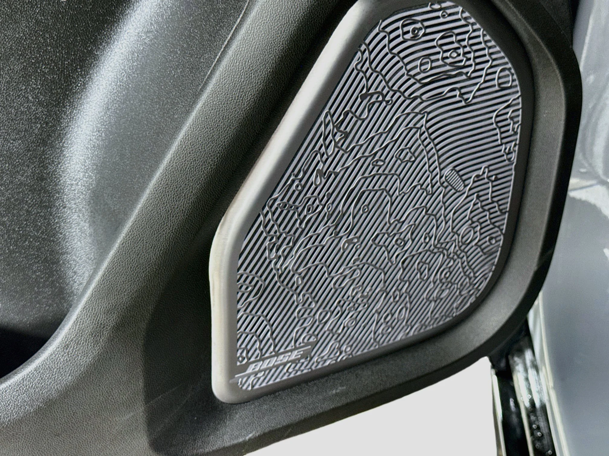 Used 2024 Meteorite Metallic (Grey) GMC 2X image 21